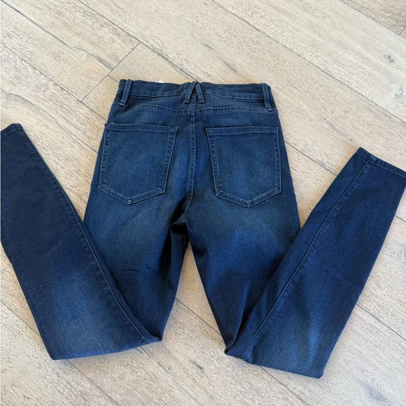 Good American Good Legs Blue600 Jeans - Picture 6 of 7